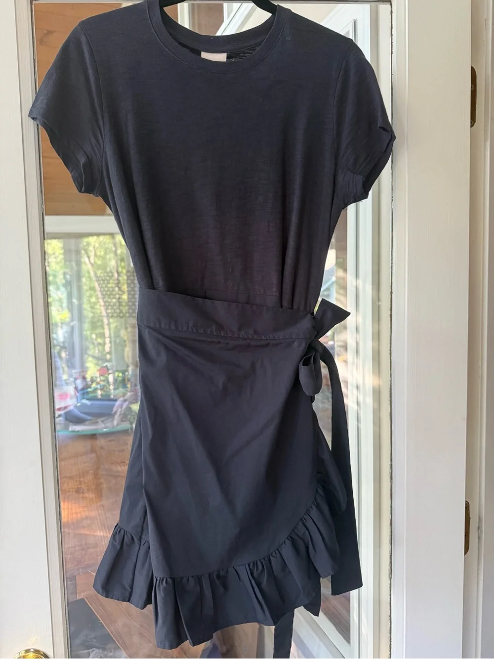 cinq a sept Nieman Marcus Navy Tie-Waist Ruffle Mini Dress. Too small. EUC. Med